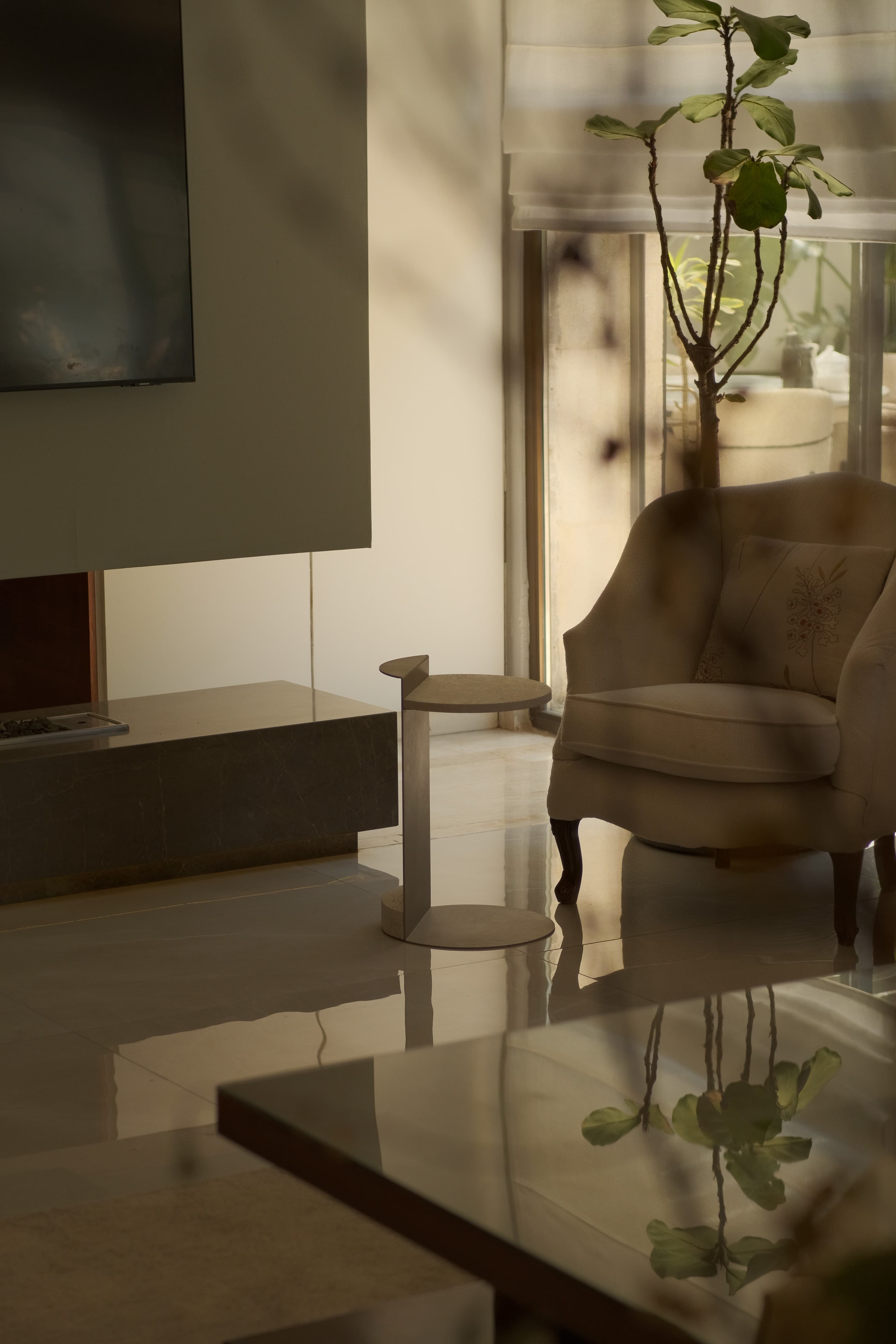 Cream Linea product image 1