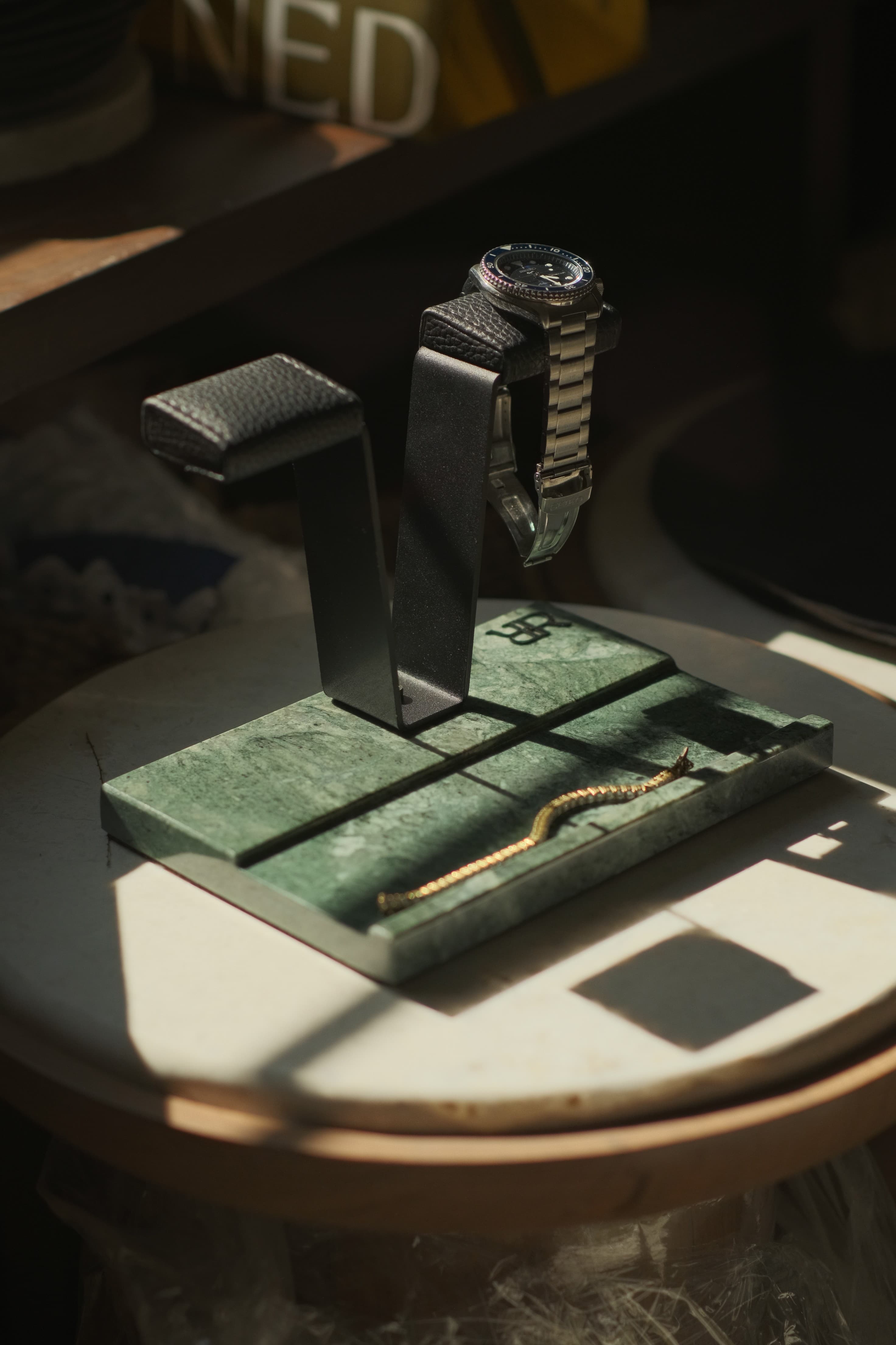Verde Watch stand product image 3